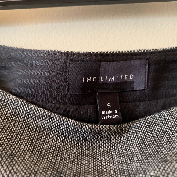 THE LIMITED Skirt. Like New. Size Small - Picture 2 of 3